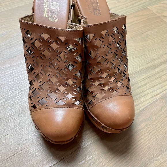 Jeffrey Campbell Cayenne Laser Cut Clogs - Size 9 - Picture 3 of 8